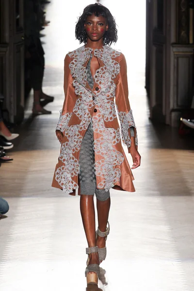 Look 13